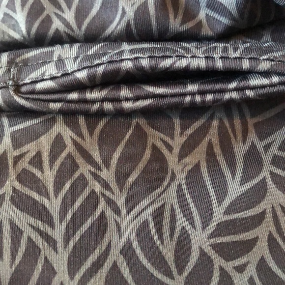 Inner Spirit yoga/workout capris. Pocket inside waistband. Excellent condition - Picture 10 of 12